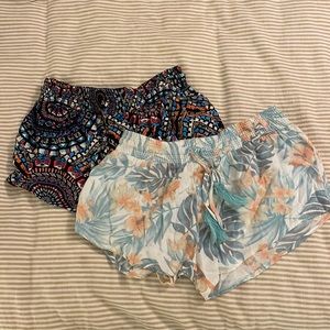 Lot of 2 pair of ocean drive shorts size medium